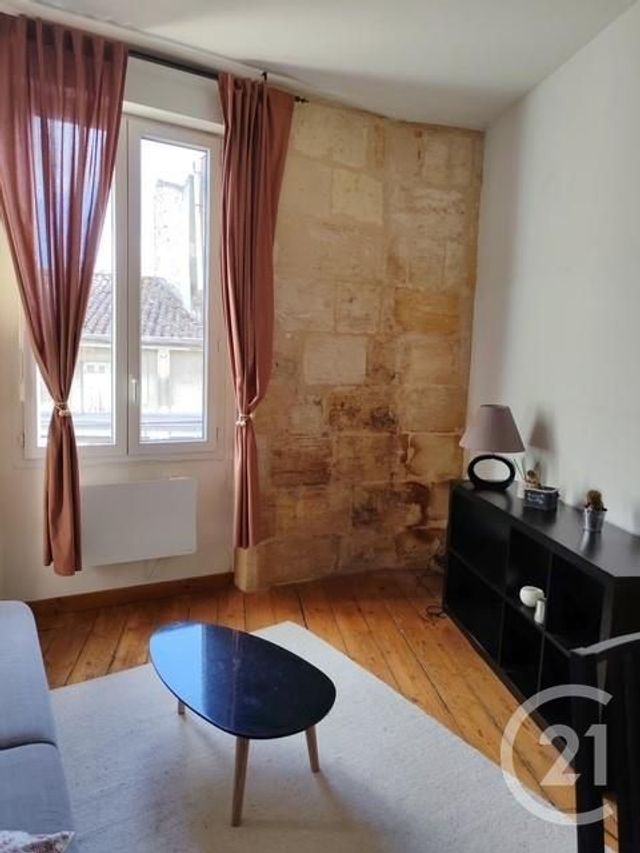 Appartement à louer - 3 pièces - 49.43 m2 - BORDEAUX - 33 - AQUITAINE - Century 21 Cabinet Rollin