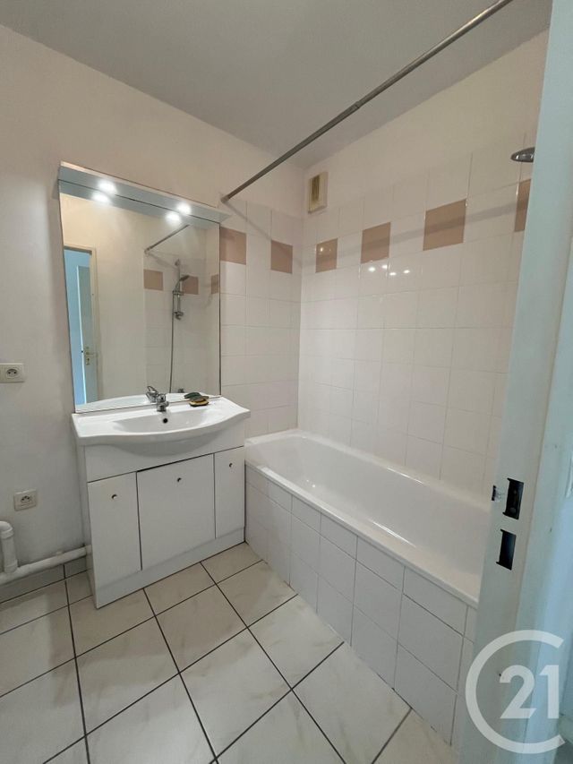 Appartement T2 à louer - 2 pièces - 54.92 m2 - BORDEAUX - 33 - AQUITAINE - Century 21 Cabinet Rollin