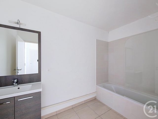 Appartement T3 à vendre - 3 pièces - 63.82 m2 - BORDEAUX - 33 - AQUITAINE - Century 21 Cabinet Rollin