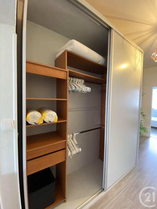 Appartement T3 à louer - 3 pièces - 78.5 m2 - BORDEAUX - 33 - AQUITAINE - Century 21 Cabinet Rollin
