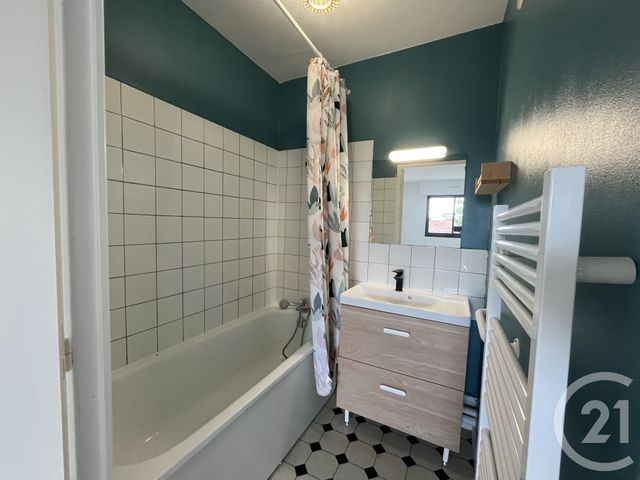 Appartement T2 à louer - 2 pièces - 51.27 m2 - TALENCE - 33 - AQUITAINE - Century 21 Cabinet Rollin
