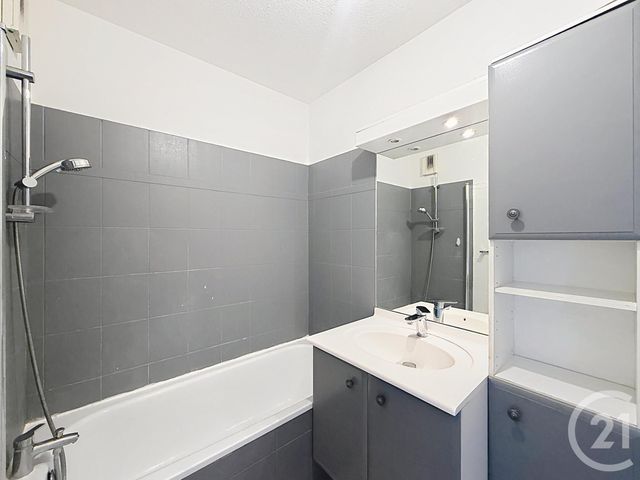 Appartement T2 à vendre - 2 pièces - 42.24 m2 - BORDEAUX - 33 - AQUITAINE - Century 21 Cabinet Rollin