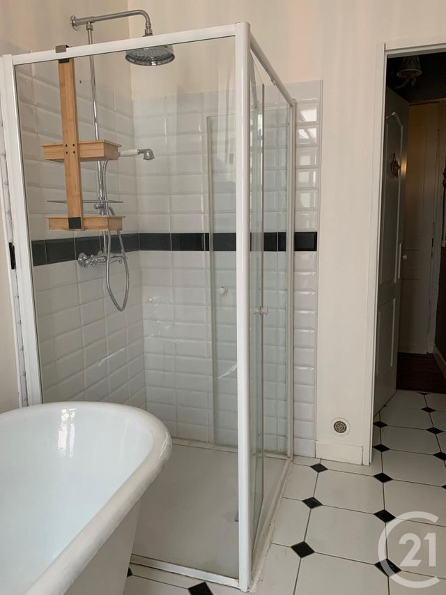 Appartement T3 à louer - 3 pièces - 89.13 m2 - BORDEAUX - 33 - AQUITAINE - Century 21 Cabinet Rollin