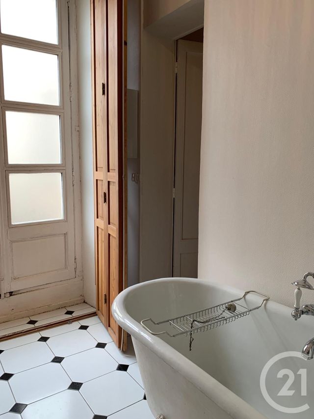 Appartement T3 à louer - 3 pièces - 89.13 m2 - BORDEAUX - 33 - AQUITAINE - Century 21 Cabinet Rollin