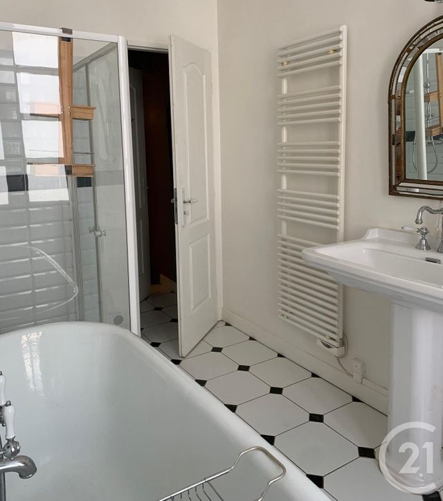Appartement T3 à louer - 3 pièces - 89.13 m2 - BORDEAUX - 33 - AQUITAINE - Century 21 Cabinet Rollin