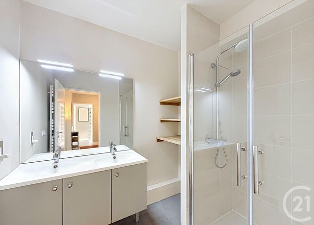 Appartement T3 à vendre - 3 pièces - 64.0 m2 - BORDEAUX - 33 - AQUITAINE - Century 21 Cabinet Rollin