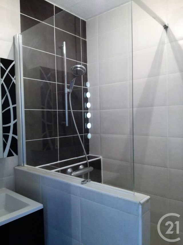 Appartement F3 à louer - 3 pièces - 62.07 m2 - MERIGNAC - 33 - AQUITAINE - Century 21 Cabinet Rollin