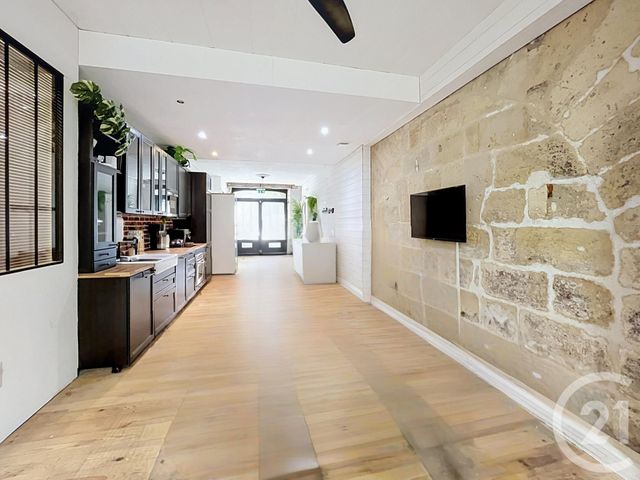 Appartement T1 à vendre - 1 pièce - 65.15 m2 - BORDEAUX - 33 - AQUITAINE - Century 21 Cabinet Rollin