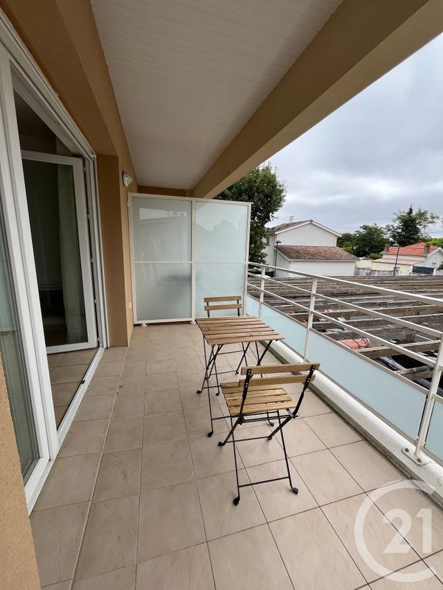 Appartement T3 à louer - 3 pièces - 69.01 m2 - PESSAC - 33 - AQUITAINE - Century 21 Cabinet Rollin