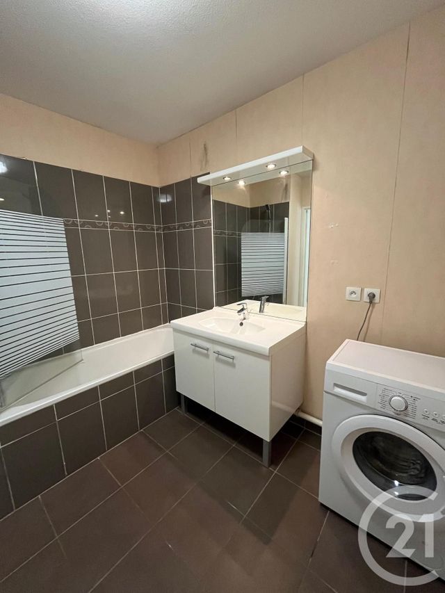 Appartement T3 à louer - 3 pièces - 69.01 m2 - PESSAC - 33 - AQUITAINE - Century 21 Cabinet Rollin