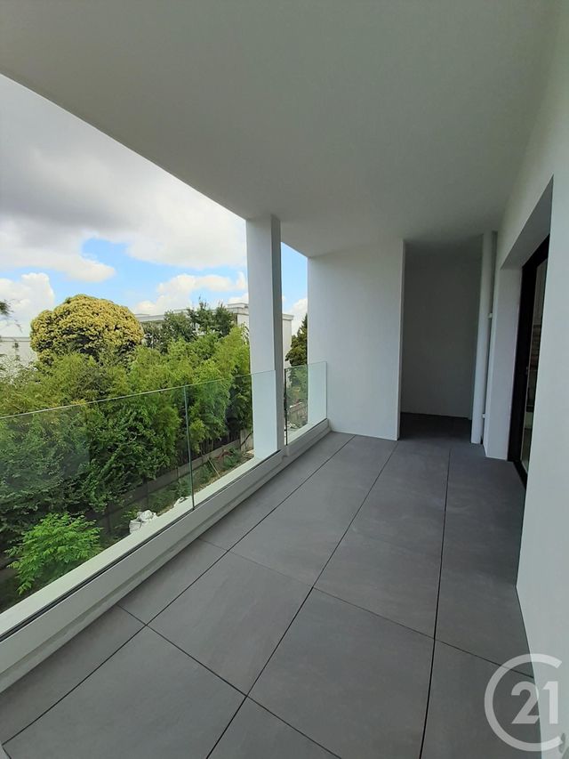 Appartement T2 à louer - 2 pièces - 52.43 m2 - LE BOUSCAT - 33 - AQUITAINE - Century 21 Cabinet Rollin